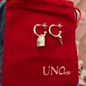 UNO de 50 Silver Lock and Heart Key Earrings
